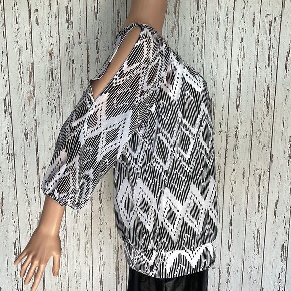 AB Studio Blouse - Picture 4 of 8